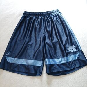Sz.L Mens Jordan UNC Tarheels Basketball Shorts
